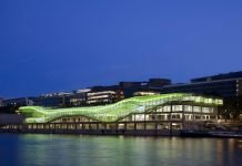 6 Examples of How Historic and Modern Piece of Structure Come Together To Amaze the World