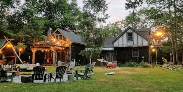 ima2 (1) Backyard Deck Ideas on a Budget