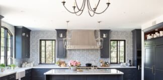 10 Kitchen Layout Ideas for Small & Large Kitchens