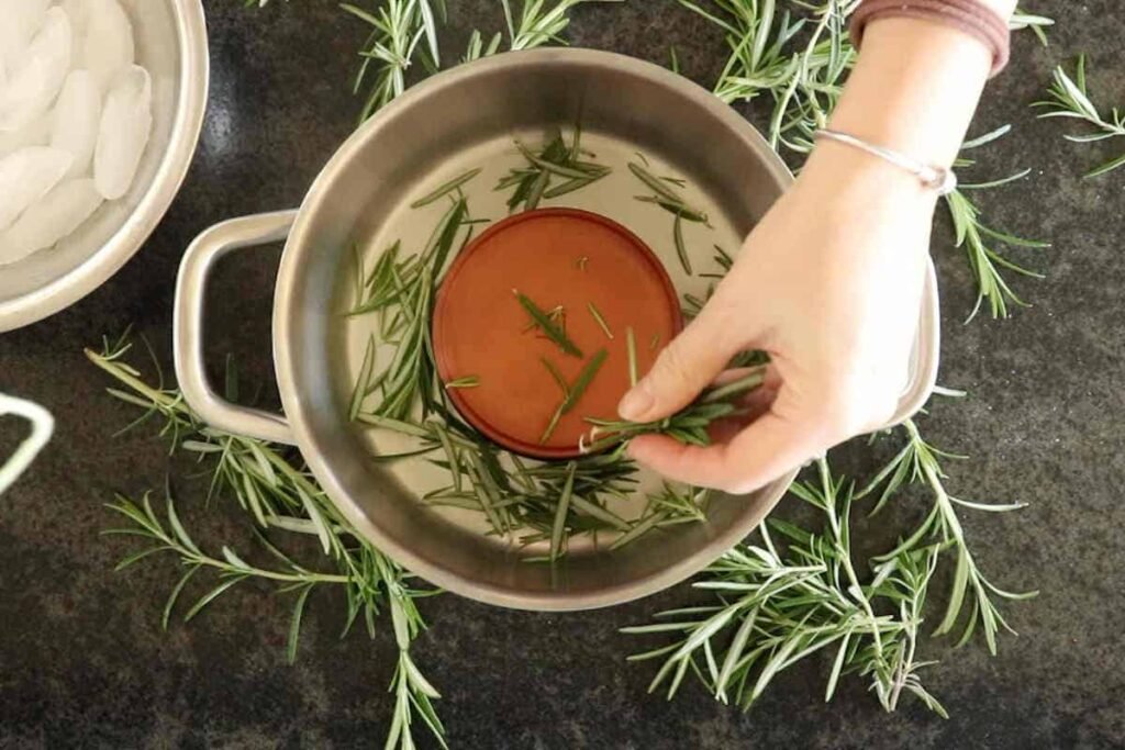 How to make rosemary water