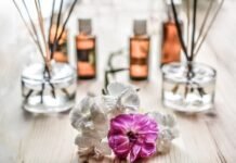 How to Keep Bathroom Smelling Fresh