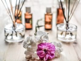 How to Keep Bathroom Smelling Fresh