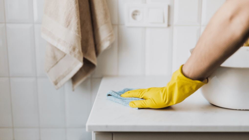 How to Keep Bathroom Smelling Fresh