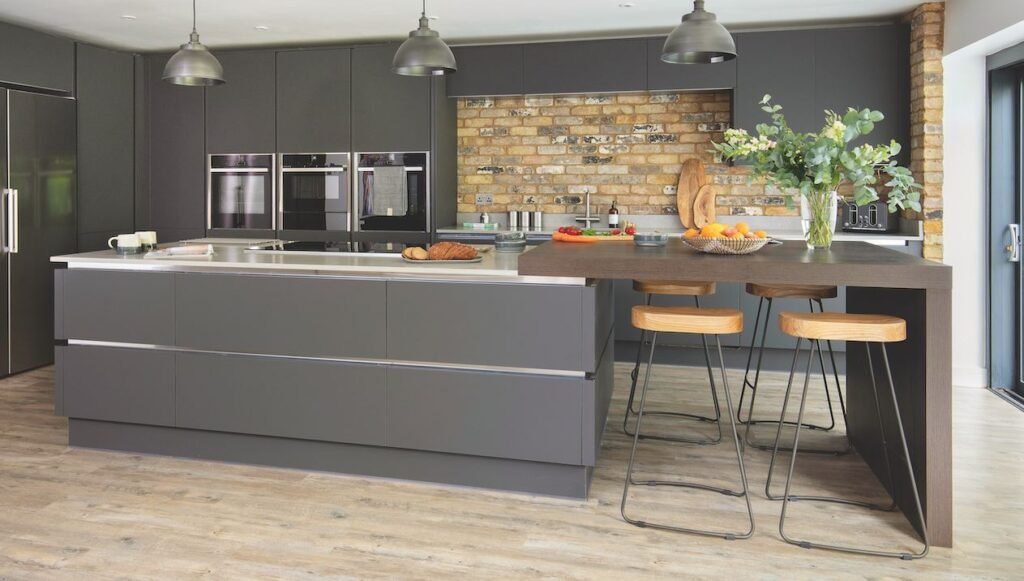 Two-level breakfast counter design for open-concept kitchens