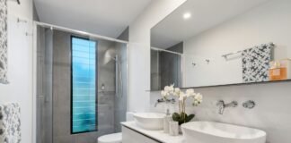 Modern Small Bathroom Remodeling Ideas for Maximizing Space and Comfort Modern small bathroom remodeling ideas with space-saving floating vanity and walk-in shower